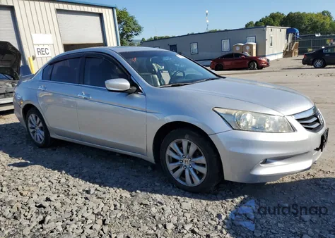 2011 Honda Accord Exl z USA, uszkodzony, nr VIN 1HGCP3F81BA018237